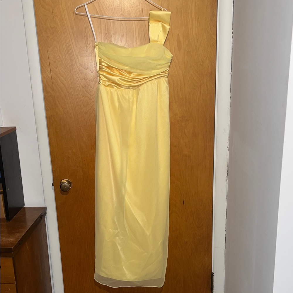 Elegant Yellow One-Shoulder Dress